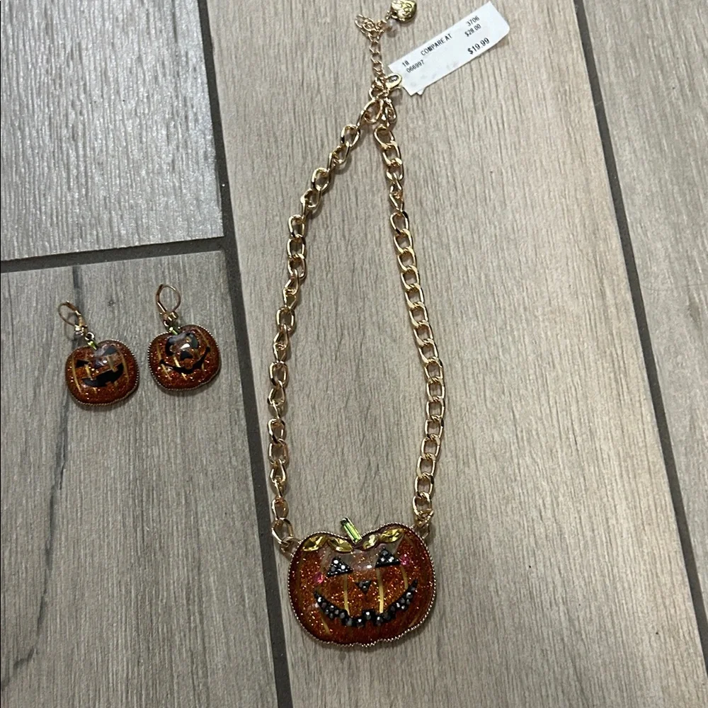 Betsey Johnson Orange Pumpkin Necklace and Earring Set - Picture 5 of 6
